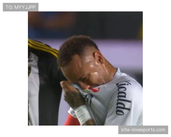 撕裂左路后防边锋内马尔盘带直塞本季更胜上季